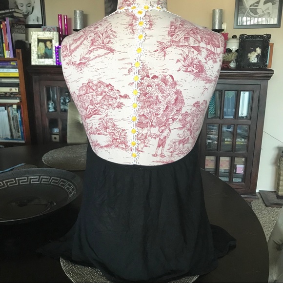 Pins and Needles Daisy Chain Racerback Tank - Picture 6 of 8